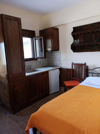 Others 3, Flygonion Guesthouse, Central Greece
