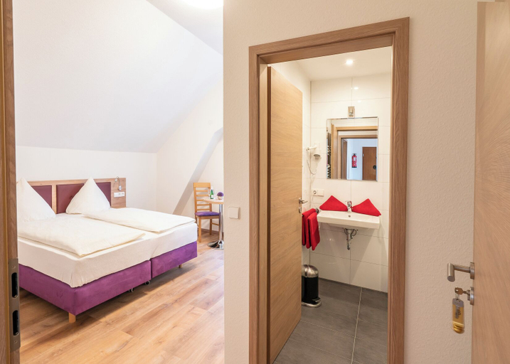 Bedroom 3, Hotel Schwert, Ortenaukreis