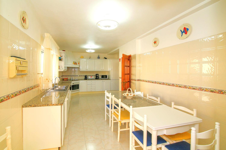 Others 3, Olival Beach Villa with Pool walking distance to Beach, Silves