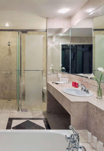 Bathroom 22