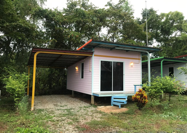 Exterior 9