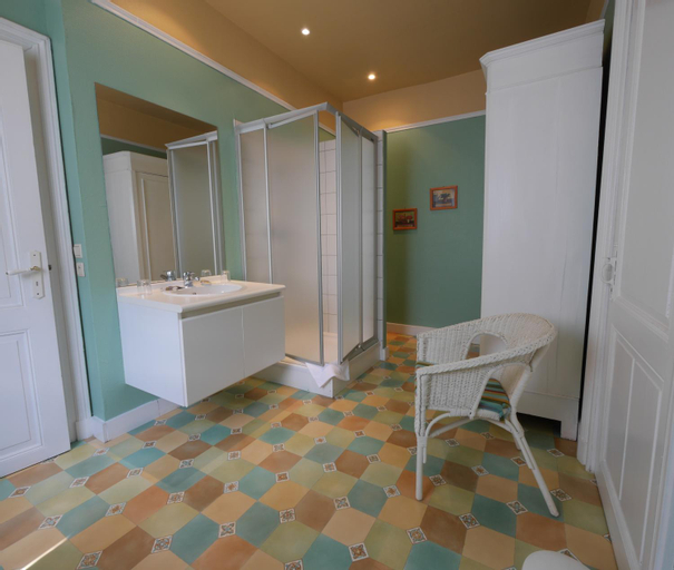 Bathroom 4