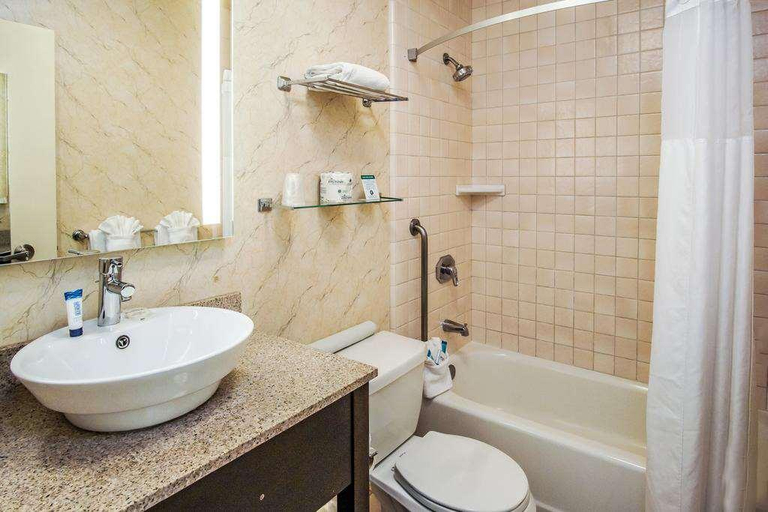Bathroom 22