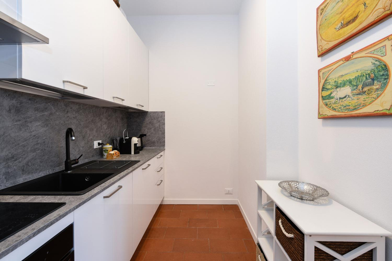 Others 5, Appartamento Isi, Brescia