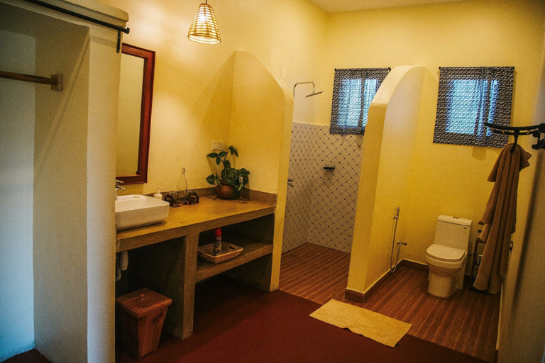 Bathroom, Karatu Villas Lodge, Karatu