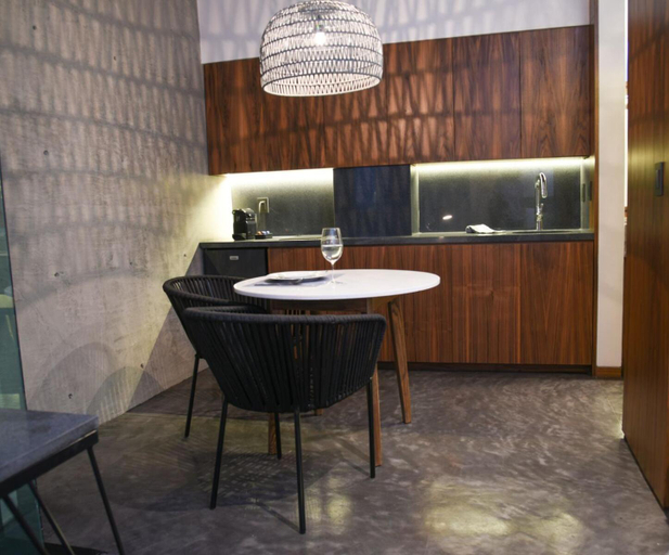 Others 4, Suites BQ, Guadalajara