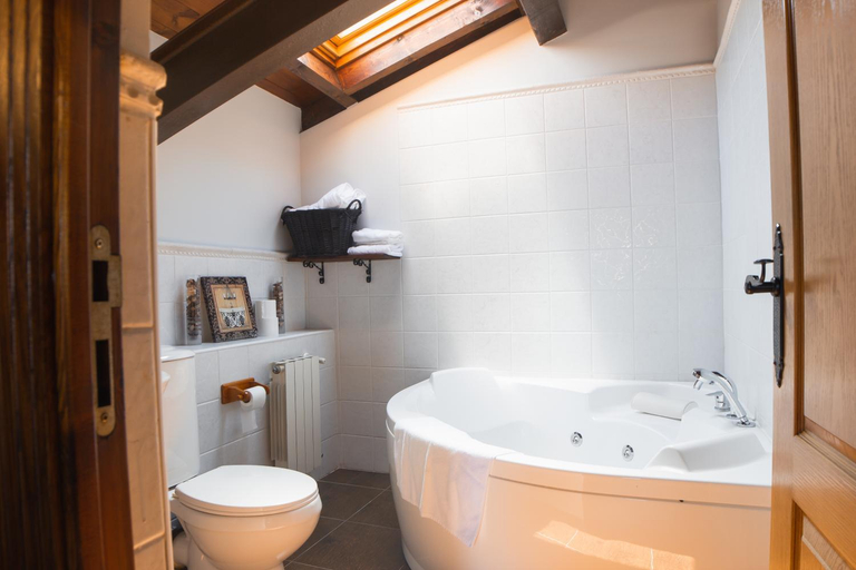 Bathroom 3, La Posada de Ojebar Rustica, Cantabria
