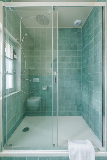 Bathroom 9