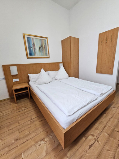 Bedroom 4, Hotel Schwert, Ortenaukreis