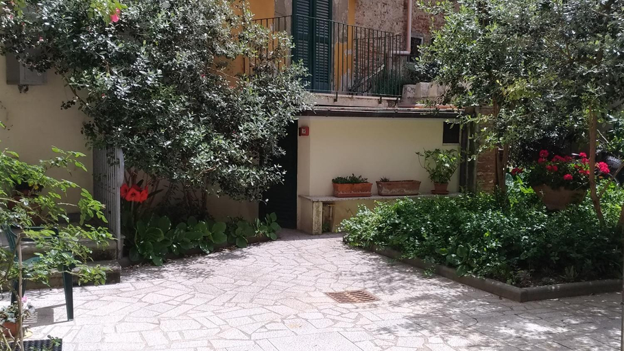 Others 5, Residence Domus, Pisa