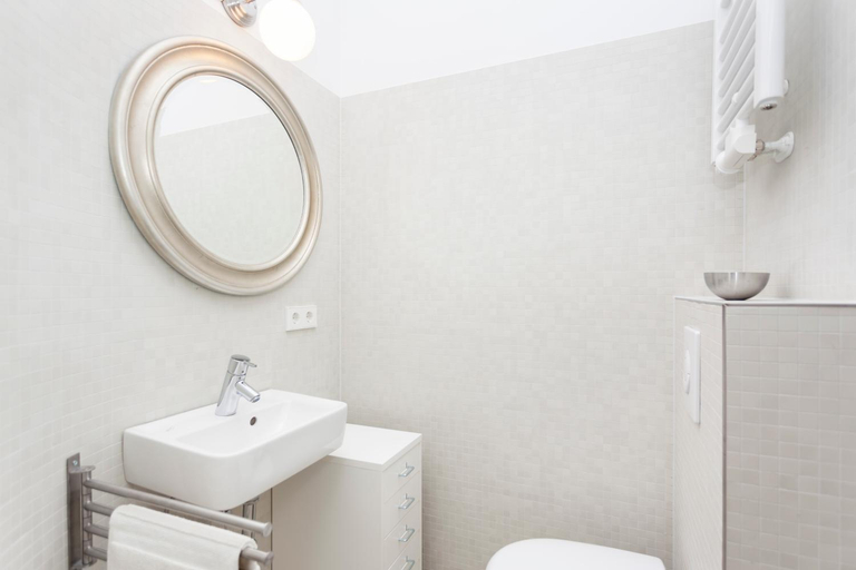 Bathroom 2, Lofty Torstr Apartments, 4 unique units from 1-3 bedrooms in Mitte, ideal for families & groups, fro, Berlin
