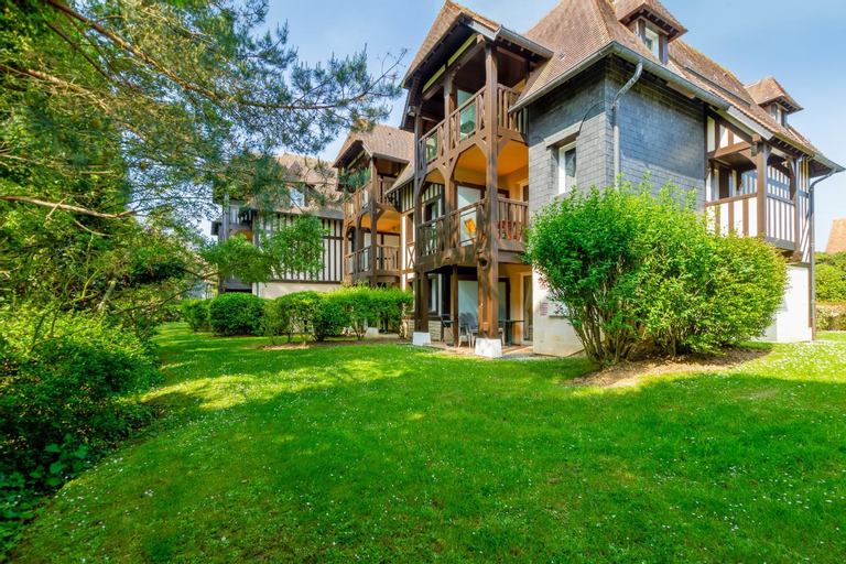 Exterior 2