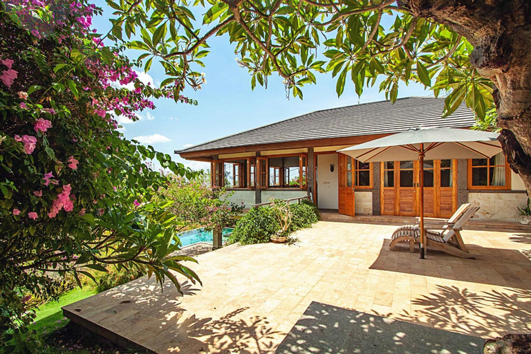 Exterior 4
