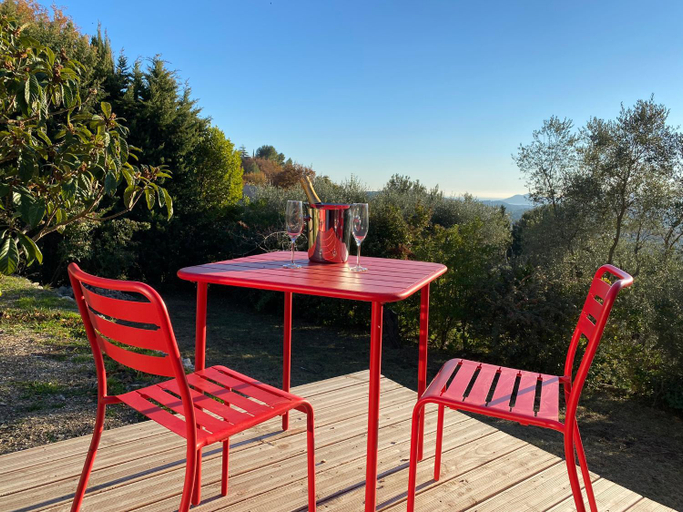 Others 5, Les lodges de l'oliveraie de Virevent, Alpes-Maritimes