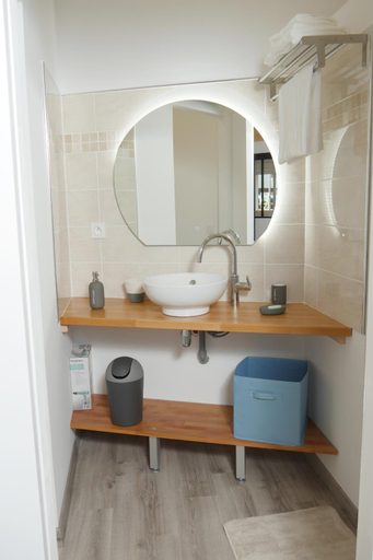 Bathroom 9