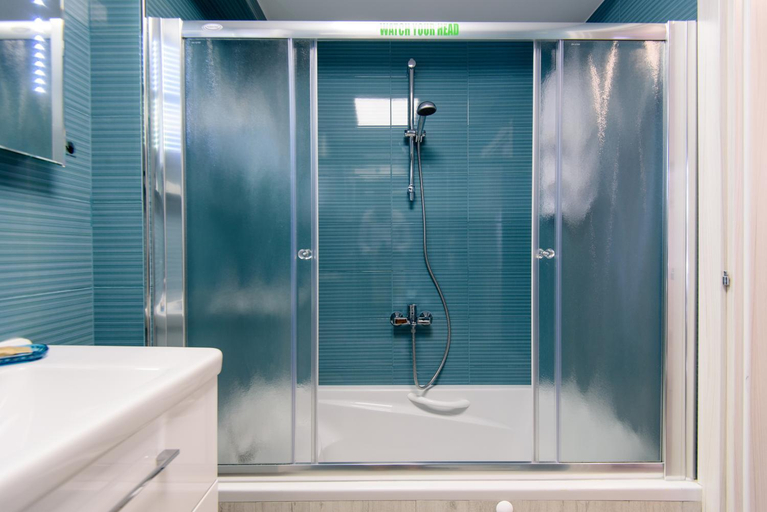 Bathroom 4, Apartments Mali Stradun, Dubrovnik