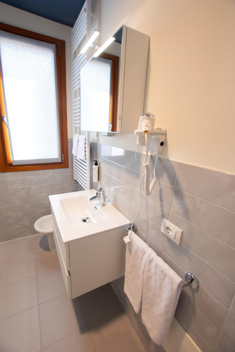 Bathroom 3, Hotel Residence Dolcenero, Udine