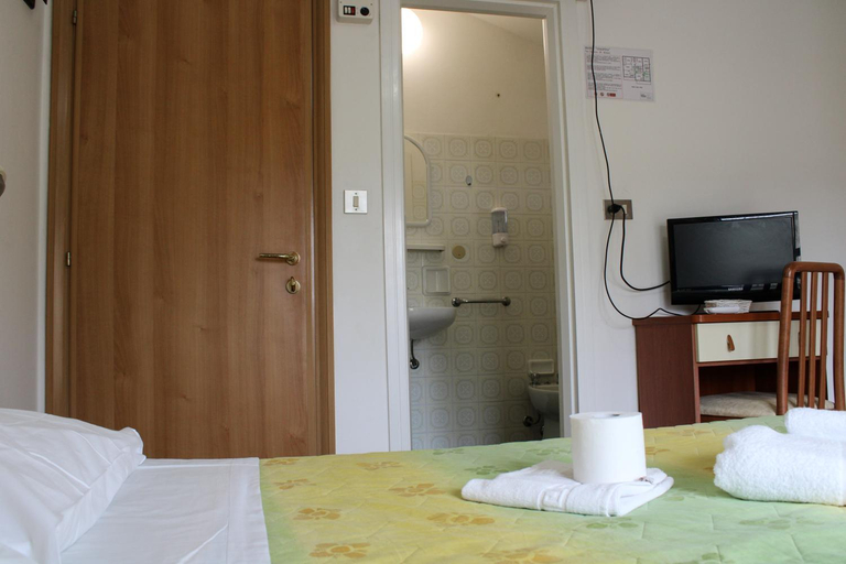 Bedroom 3, Hotel Gialpina, Rimini