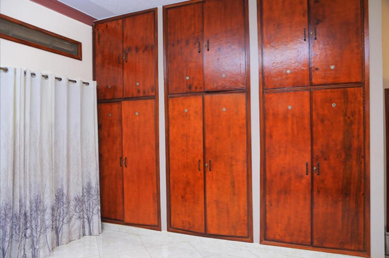 Others 4, SamWeb Bed and Breakfast, Jinja
