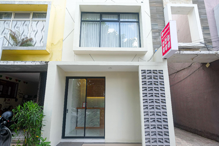 Exterior & Views 2, RedDoorz near Ambarrukmo Area, Sleman