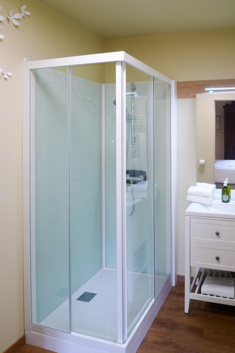 Bathroom 2, Les Chambres du Montreal et l'Hotel particulier, Gers