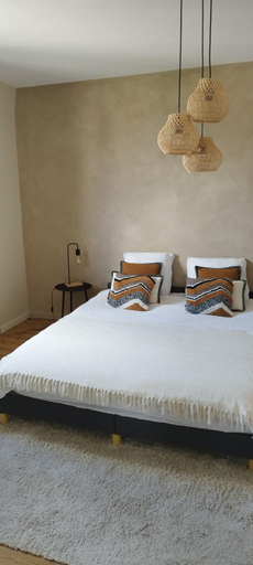 Bedroom 4, Au pied du mur, Liège