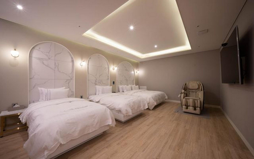 Bedroom 3, Mokpo Carlton Hill Hotel, Muan