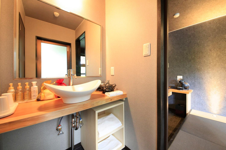 Bathroom 4