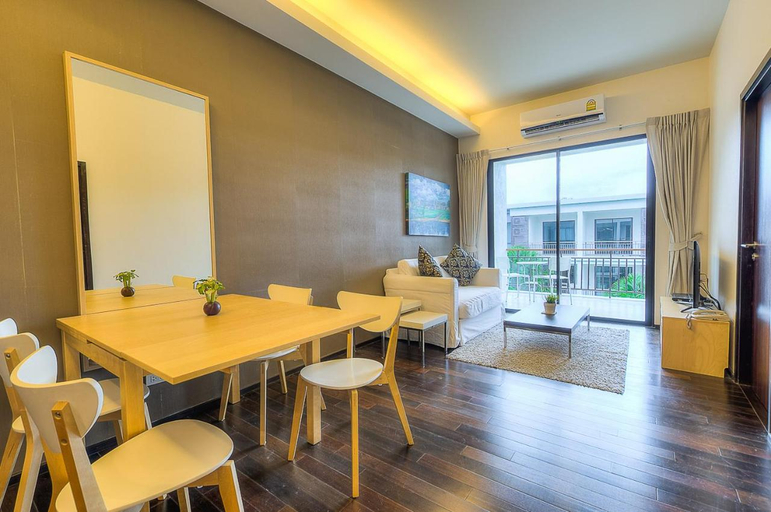 Dining Room 8