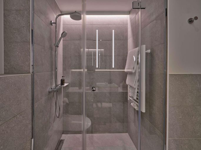 Bathroom 7