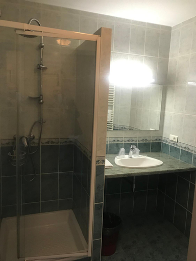 Bathroom 2, Logis Hotel Restaurant Saint Augustin, Moselle