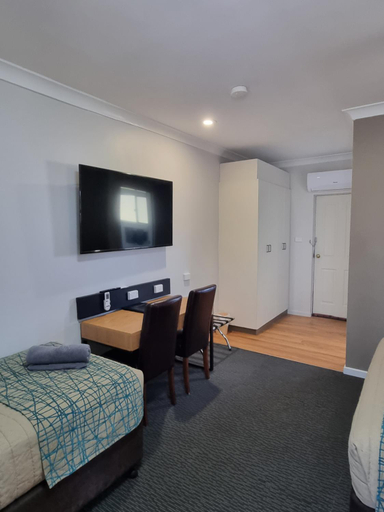 Bedroom 2, Australian Homestead Motor Lodge, Wagga Wagga - Pt A