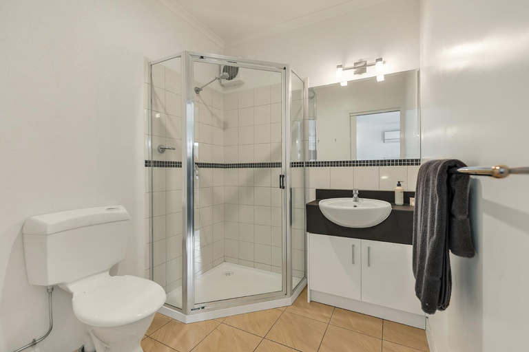 Others 5, Rochester Motel, Campaspe - Rochester