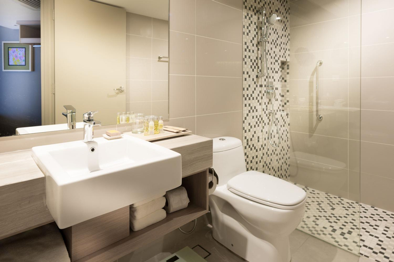 Bathroom 9
