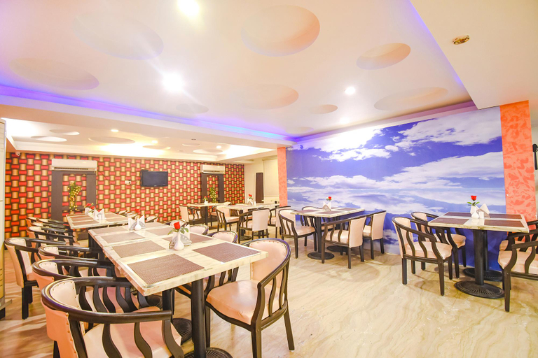 Food & Drinks 5, Fabhotel Emerald, Ranchi