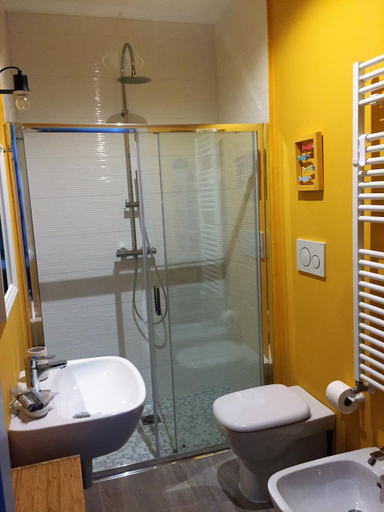 Bathroom 5, B&B MonteCengio, Trieste