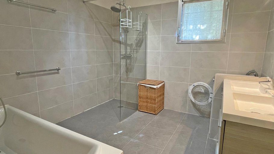 Bathroom 2, Villa Armalac, Var