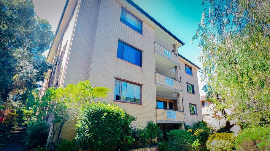 Carlton 3 beds unit - free parking, Kogarah