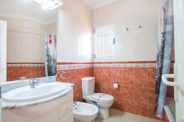 Bathroom 4, Villa La Martina - PlusHolidays, Alicante