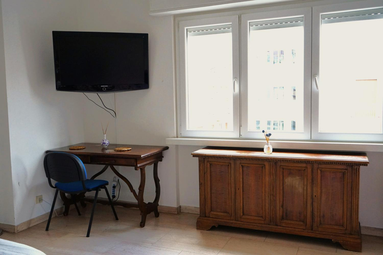 Bedroom 3, Mikasa Balduina Roma, Rome