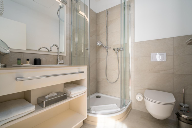 Bathroom 3, Hotel Villa am Stadthafen, Mecklenburgische Seenplatte