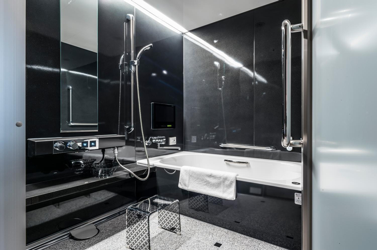 Bathroom 28