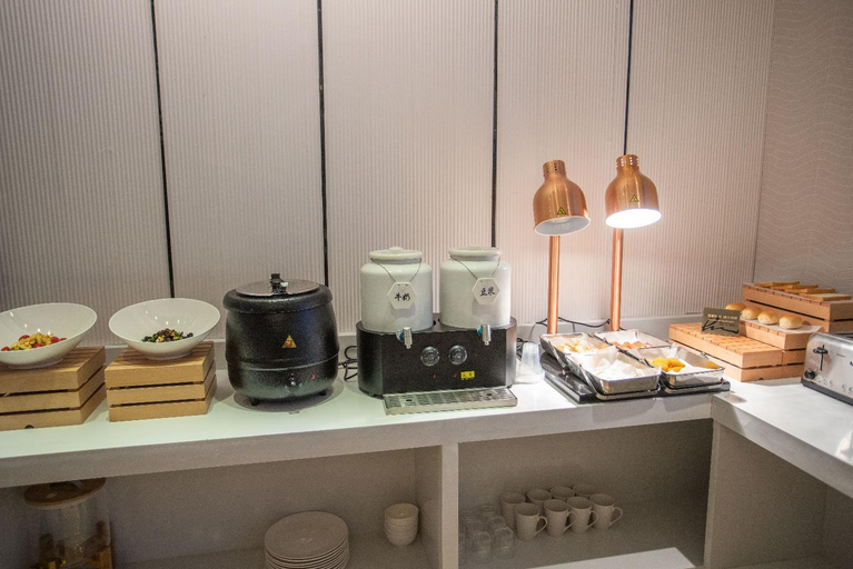 Food & Drinks 5, Echeng Hotel Guizhou Zunyi Renhuai, Zunyi