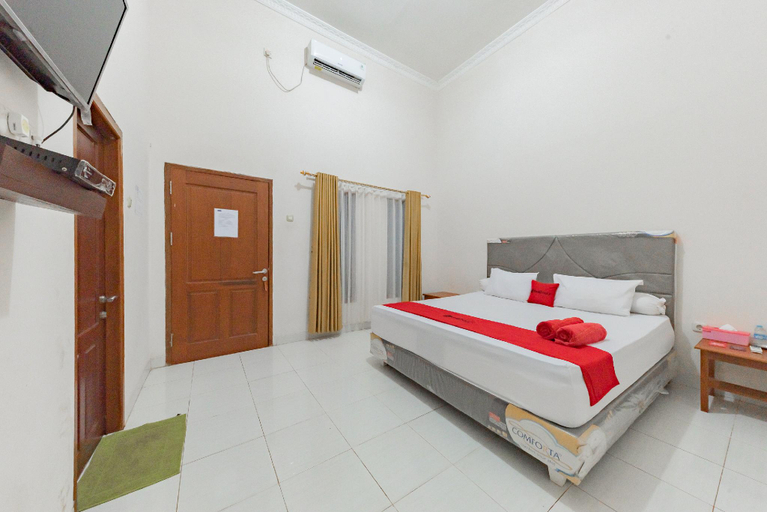 Bedroom 3, RedDoorz near GOR Parenggean, East Kotawaringin