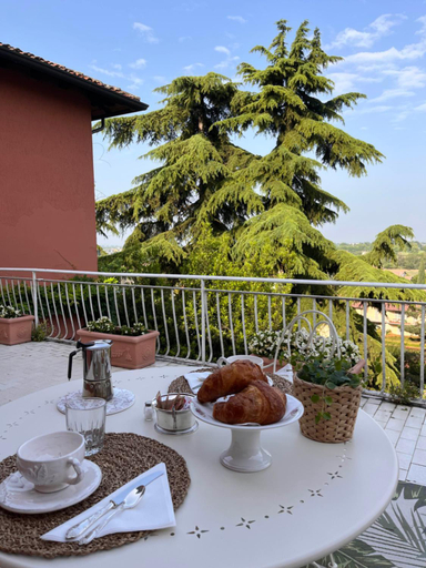 Others 3, Villa House and Garden B&B, Brescia