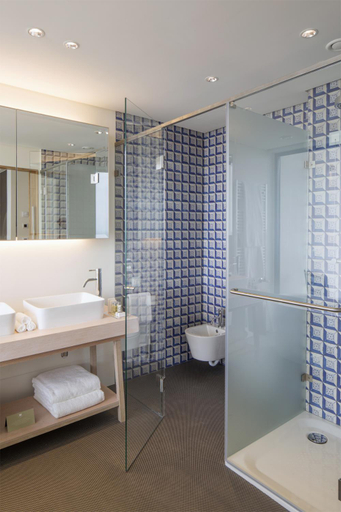Bathroom 8