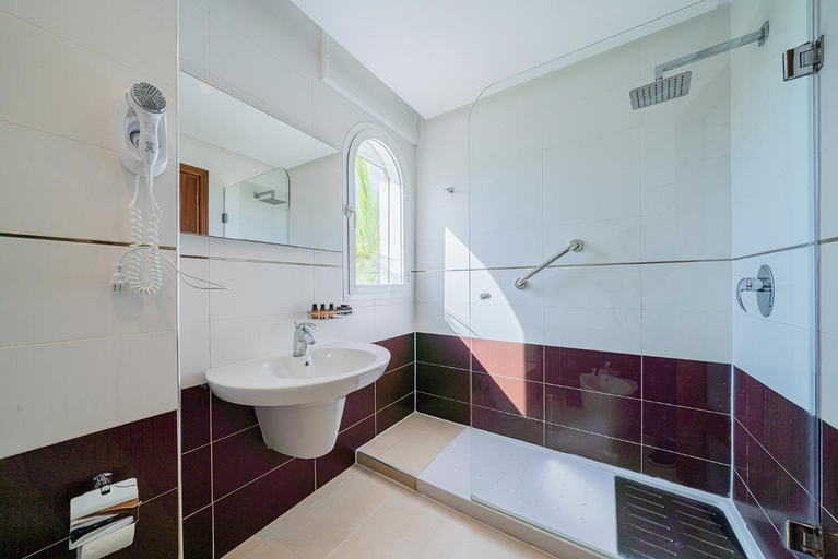 Bathroom, Mnar Castle, Fahs Anjra