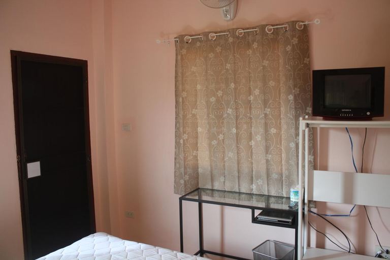 Bedroom 12