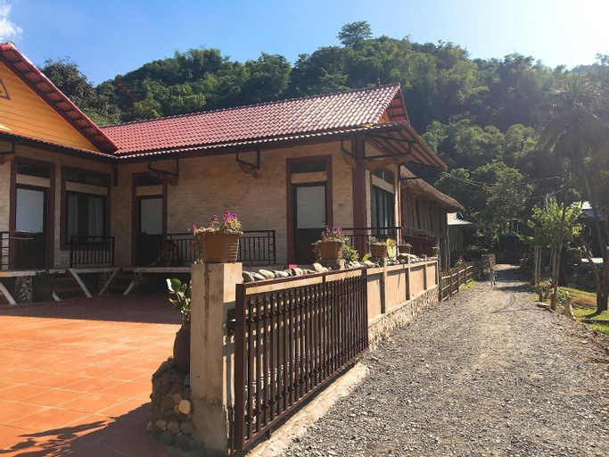 Exterior 1