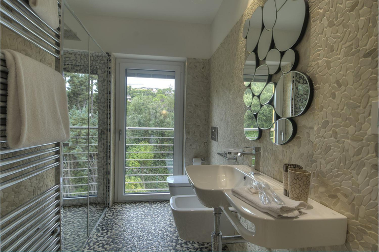 Bathroom 11